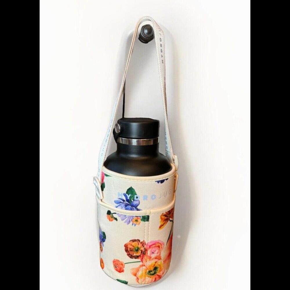 NEW! 73oz HydroJug Sleeve With Sage Floral Print NWT